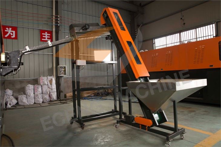 Linear PET Stretch Blow Molding Machine